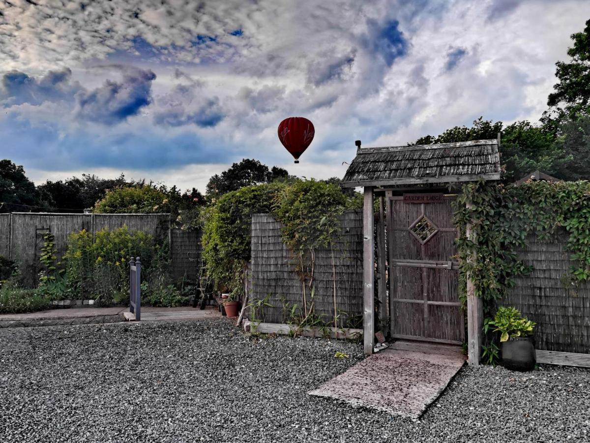 The Garden Lodge Llynclys Exterior photo