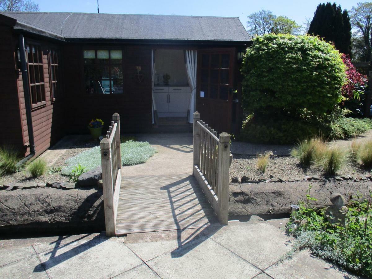 The Garden Lodge Llynclys Exterior photo